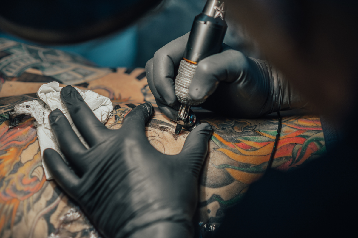 problemi-pelle-secca-tatuaggi-ago